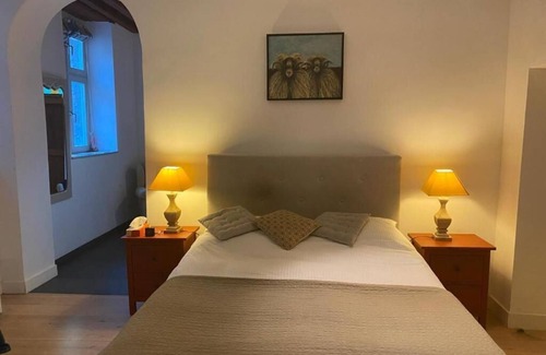 Bohon Bed & Breakfast | Les Roques Apartments in historical Monastery with Terrace