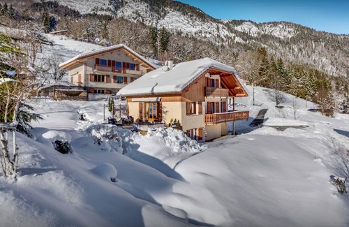 Thones Ski Chalet | Les Roses des Alpes - luxury mountain break, views & spa - OVO Network