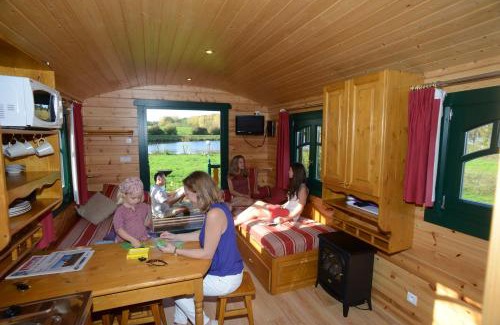 Chenille-Change House | Les Roulottes & Cottages du Moulin