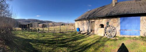 Moux-en-Morvan Other | Les roulottes de cirque Les Settons