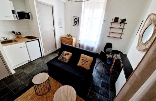 Aulnoye-Aymeries Apartment | Les Studios Proche Gare d'Aulnoy-Aymeries