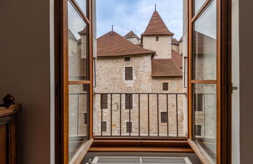 Annecy Old Town Apartment | LES SUITES D'ANNICIACA - Hyper centre avec vue sur le chateau