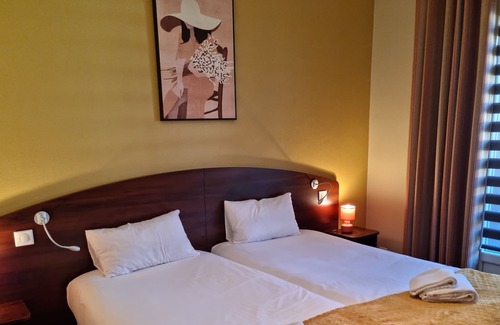 Ladoix-Serrigny Hotel | Les Terrasses De Corton