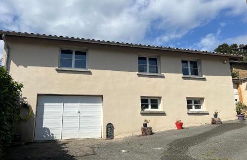 Vaux-en-Beaujolais House | Les terres du Sotison