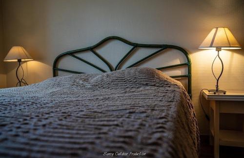 Besse-en-Chandesse Apartment | les tilleuls