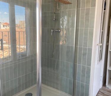 Nimes City Centre Apartment | Les Toits Ensoleillés de Madeleine