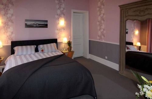 Meulan-en-Yvelines Bed & Breakfast | Les Tourelles de Thun