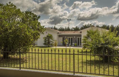 Coutras House | LES TRESORS DE LIZZIE