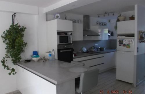 Ouistreham House | LES TROENES