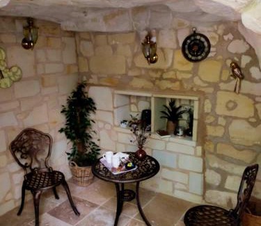 Gennes-Val-de-Loire Bed & Breakfast | Les troglos de Cumeray