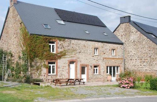 Bourseigne-Vieille House | Les Trois Voisins