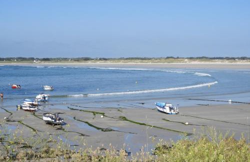 Saint-Guenole Bed & Breakfast | les volets bleus