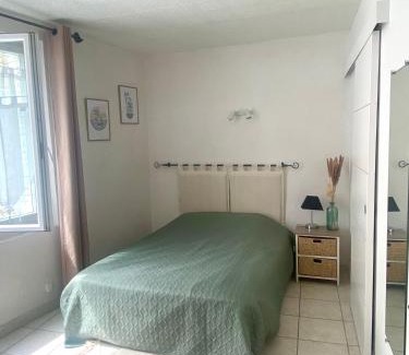 Charols Hotel | Les Voyageurs