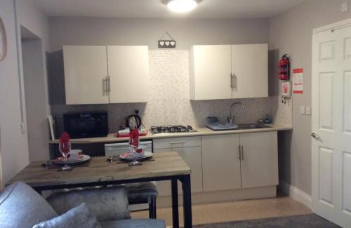 Lesbury Apartment | Lesbury Lodge - (a 'bijou residence') with hot tub