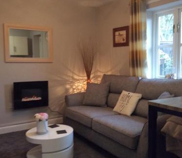 Lesbury Apartment | Lesbury Lodge - (a 'bijou residence') with hot tub