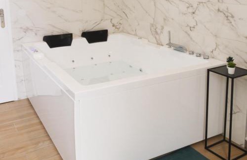 Evreux Apartment | Lesmeralda Spa