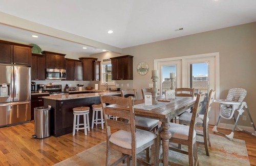 Long Beach House | Less than 1 block or a 3 minute walk to the Beach-Ocean Views,Sleeps 10