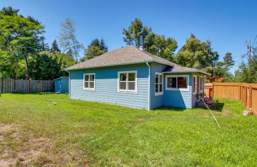 Bandon House | Less Than 1 Mi to Coquille River Cottage with Private Yard!