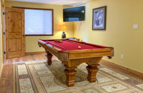 Incline Village House | Less Than 1 Mi to Beach Expansive Tahoe Escape with Hot Tub