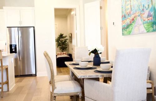 Oxford Cottage | Less than 1 Mile to the Square! Outdoor Fireplace