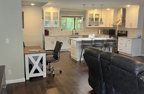 Edisto Island House | Less than 10 Minutes to the beach! Private cottage in Edisto Island