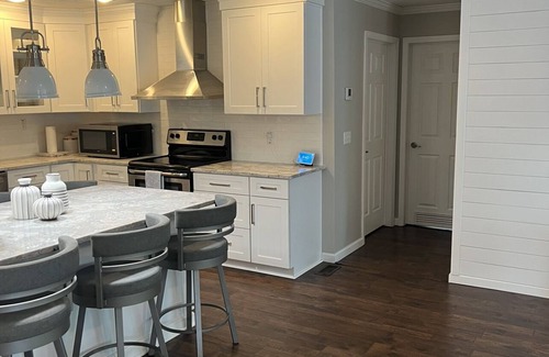 Edisto Island House | Less than 10 Minutes to the beach! Private cottage in Edisto Island