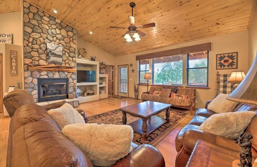 Torreon House | Less Than 4 Mi to Fool Hollow Lake Cabin with Tranquil Deck