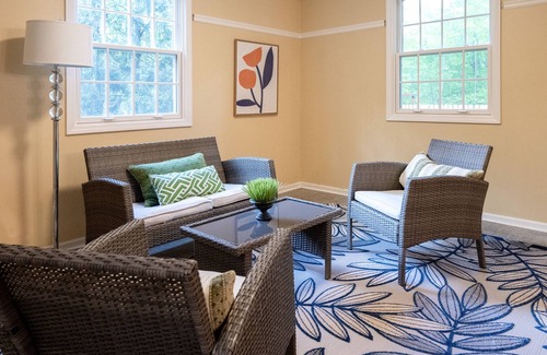 Holland House | Less than a mile from Lake Michigan beaches with space for 20