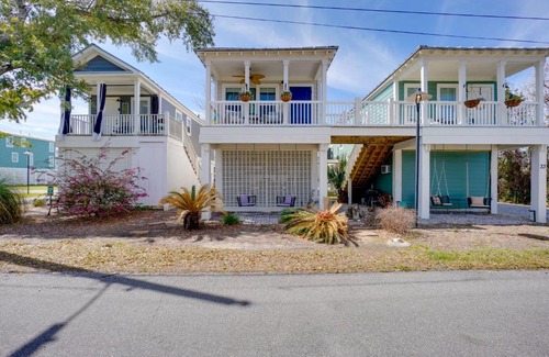 Pass Christian House | Less Than half Mi to Beach Gem with Lanai in Pass Christian