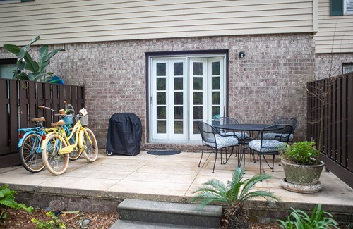 Saint Simons Island House | Let Coastal Comfort be yours! Near beach and village; onsite pool, free bikes!
