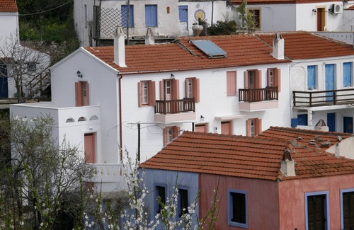 Alonissos House | Let Yourself Escape At Ikia's Traditional Houses