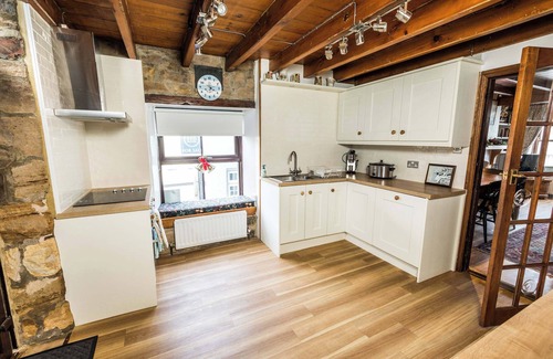 Staithes House | LetAway - Captain Cook's Cottage, Staithes