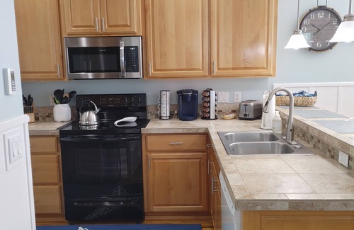 Nelscott House | LETTE'S COTTAGE. Sleeps 10 comfortably located in the beautiful Nelscott dist.