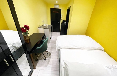 Rayners Lane Apartment | Letzi private en-suite, North Harrow.