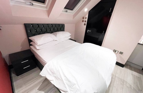 Rayners Lane Apartment | Letzi private en-suite, Harrow.