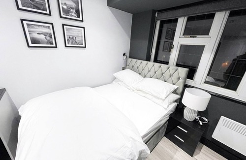 Rayners Lane Apartment | Letzi private en-suite, North Harrow.