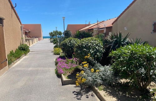Leucate House | Leucate, maison dans village naturiste Eden à 50 m de la plage, 4 personnes