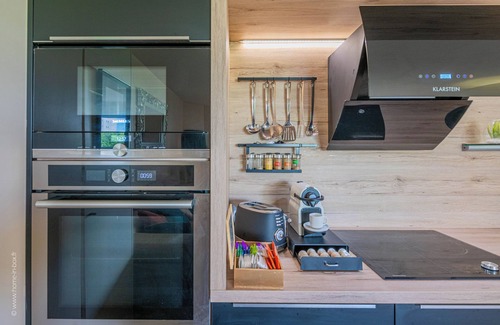 Levallois-Perret Apartment | Levallois-Courcelles Apartment and Private Parking