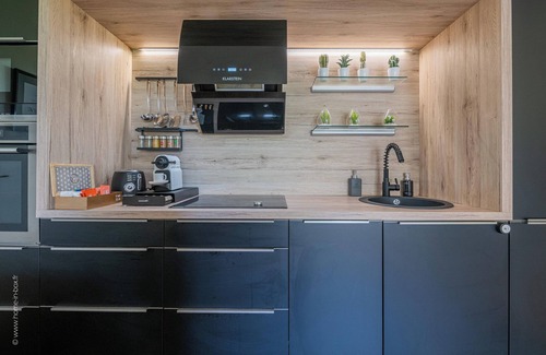 Levallois-Perret Apartment | Levallois-Courcelles Apartment and Private Parking