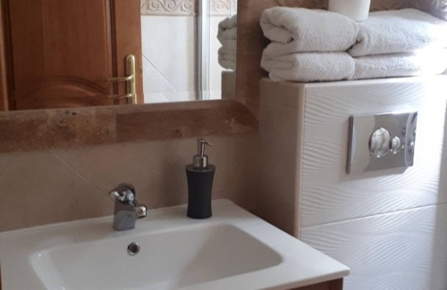 Sveti Stefan Bed & Breakfast | Levantin Inn 1,2 Room N12
