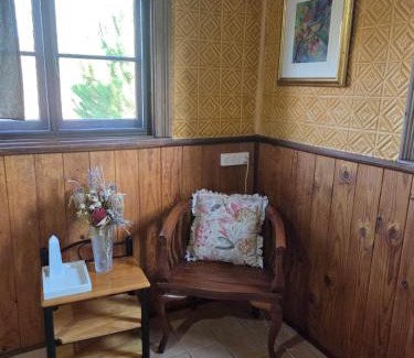 Katrine House | LeVar -Historic accessability accommodation with Ensuite and Mod Cons