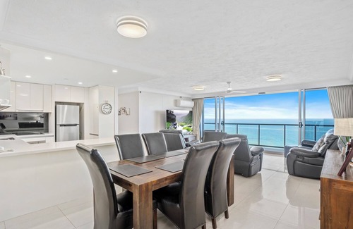 Surfers Paradise Apartment | Level 26 Ocean View, Deluxe 2Bed 2Bath, FREE WIFI