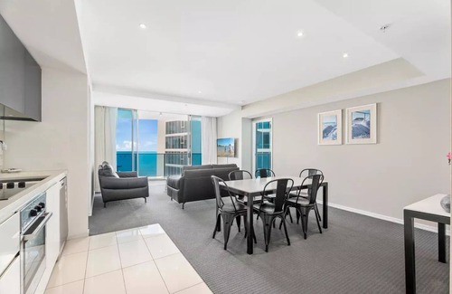 Surfers Paradise Apartment | Level 28 - 2 Bedroom Stunning Ocean Views