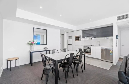 Surfers Paradise Apartment | Level 28 - 2 Bedroom Stunning Ocean Views