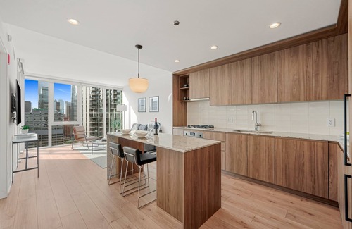 Killgubbin Hotel | Level River North - Executive One Bedroom Suite with Office