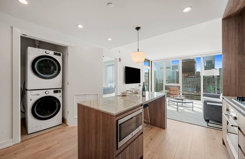 Killgubbin Hotel | Level River North - Executive One Bedroom Suite with Office
