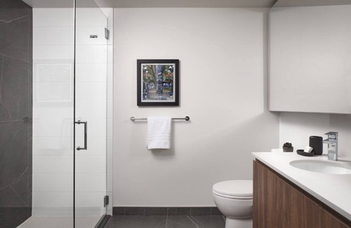 South Lake Union Hotel | Level Seattle- Exec Two Bedroom Suite