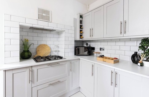 Grangetown House | Levi Suite by Koya Homes