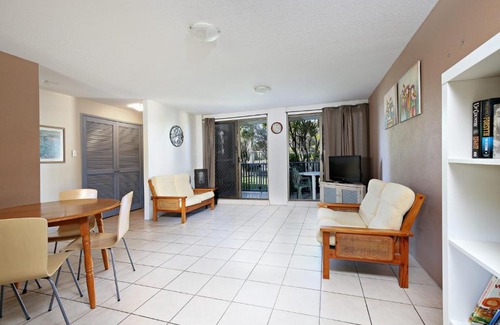 Kings Beach Apartment | Levuka Unit 4 14 Moreton Pde Kings Beach
