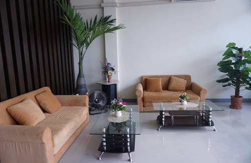 Tha Champi Hotel | Lew Residence
